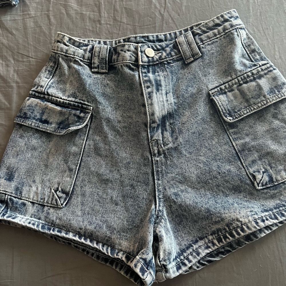 Sheen high waisted shorts size extra small